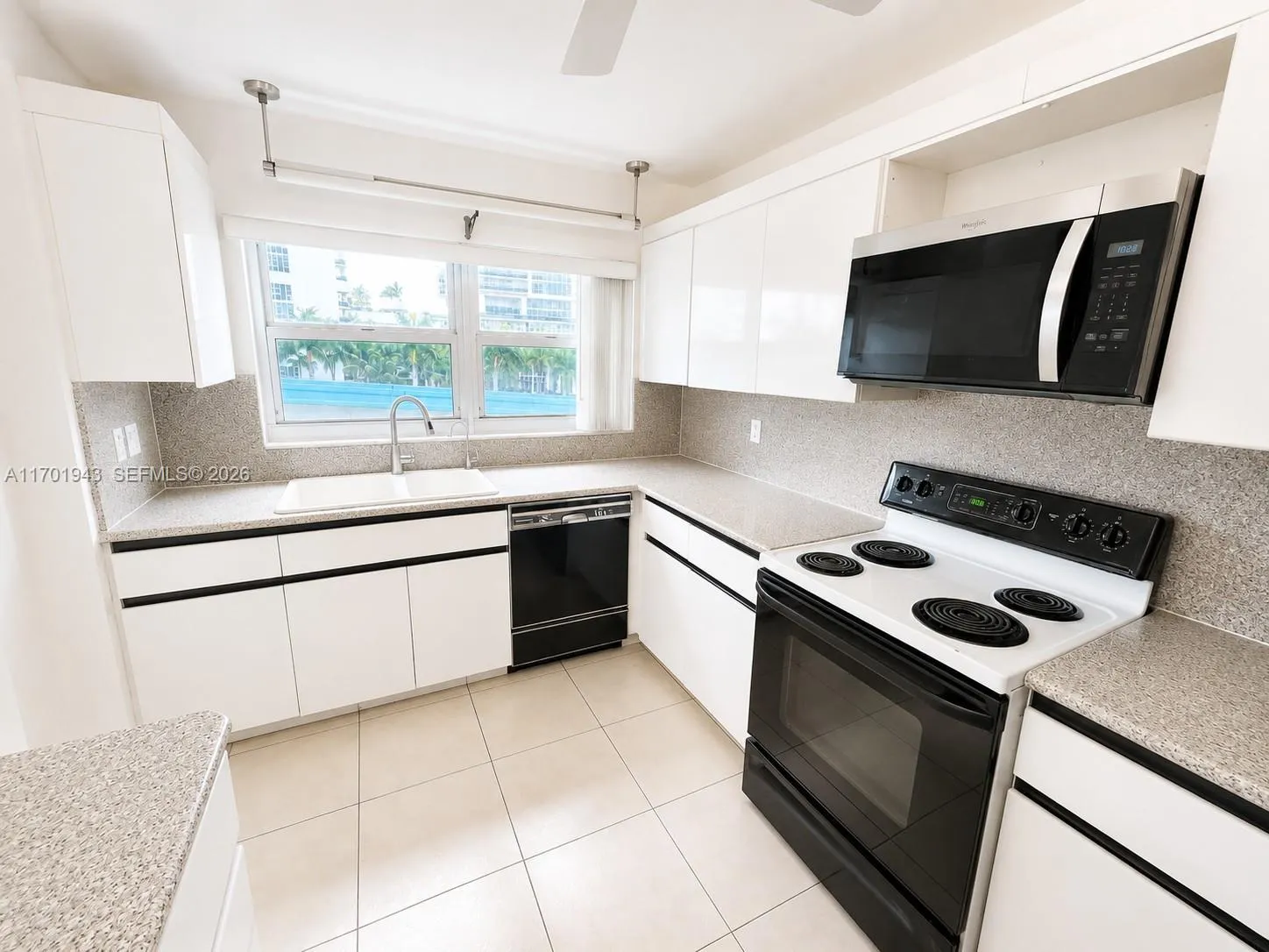 Foto de propiedad en 1825 S Ocean Drive 401, Hallandale Beach, FL 33009 Hallandale Beach con MLS# 