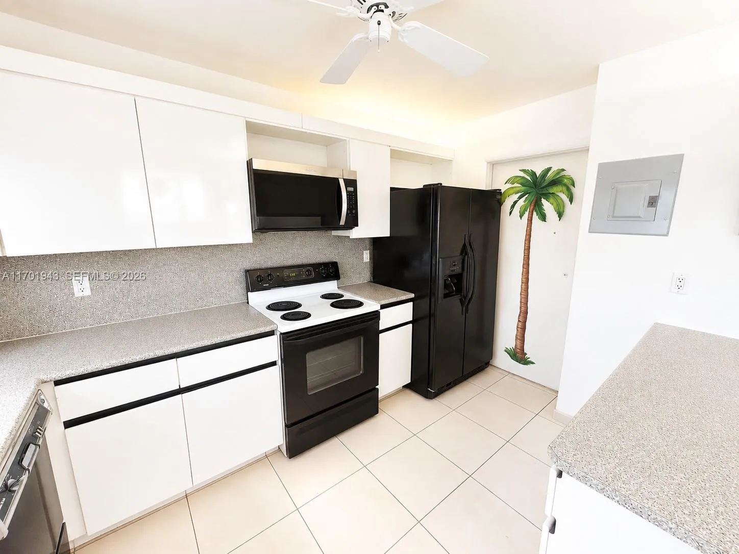 Foto de propiedad en 1825 S Ocean Drive 401, Hallandale Beach, FL 33009 Hallandale Beach con MLS# 