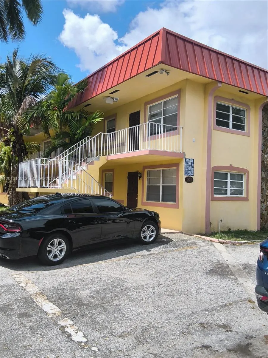 Foto de propiedad en 1826 Cleveland Street 6, Hollywood, FL 33020 Hollywood con MLS# 