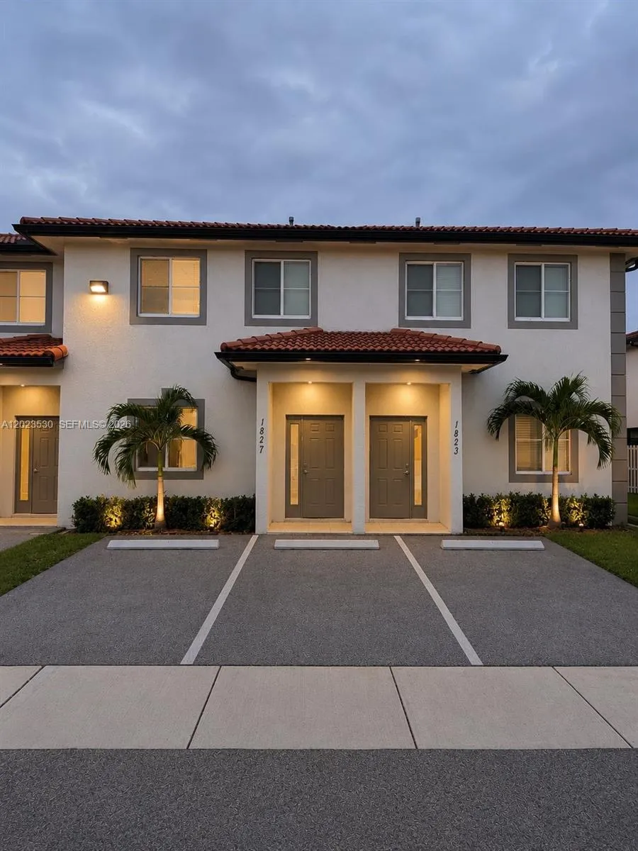 Foto de propiedad en 1827 NW 142nd Lane, Opa-Locka, FL 33054 Opa-Locka con MLS# 