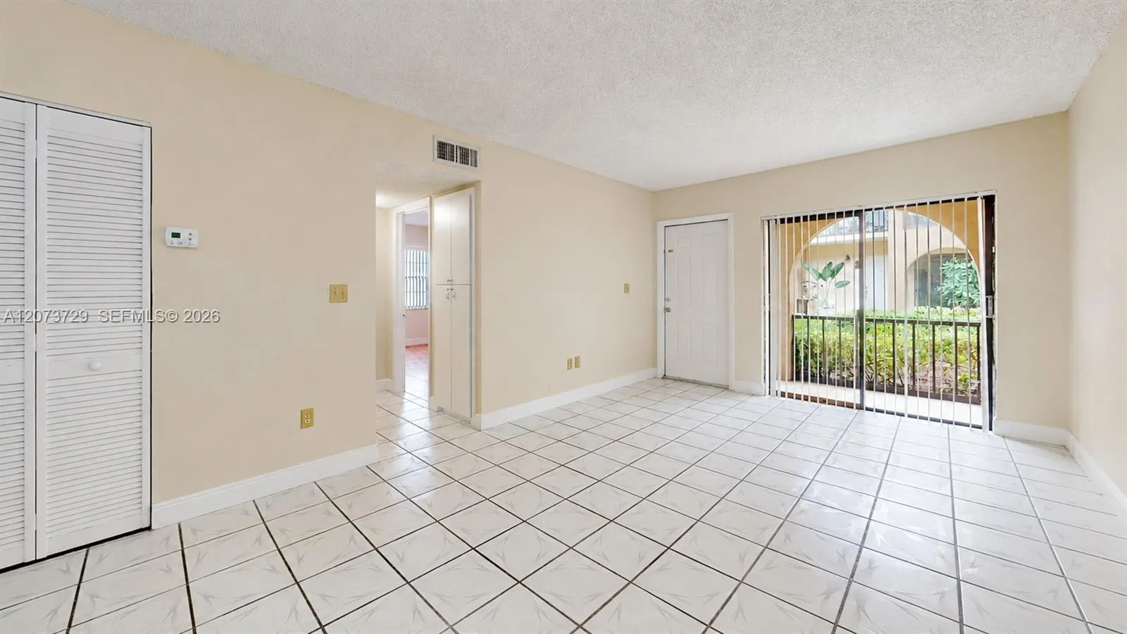 En Venta 18296 Mediterranean Boulevard 3-4, Hialeah, FL 33015, Hialeah, FL 33015