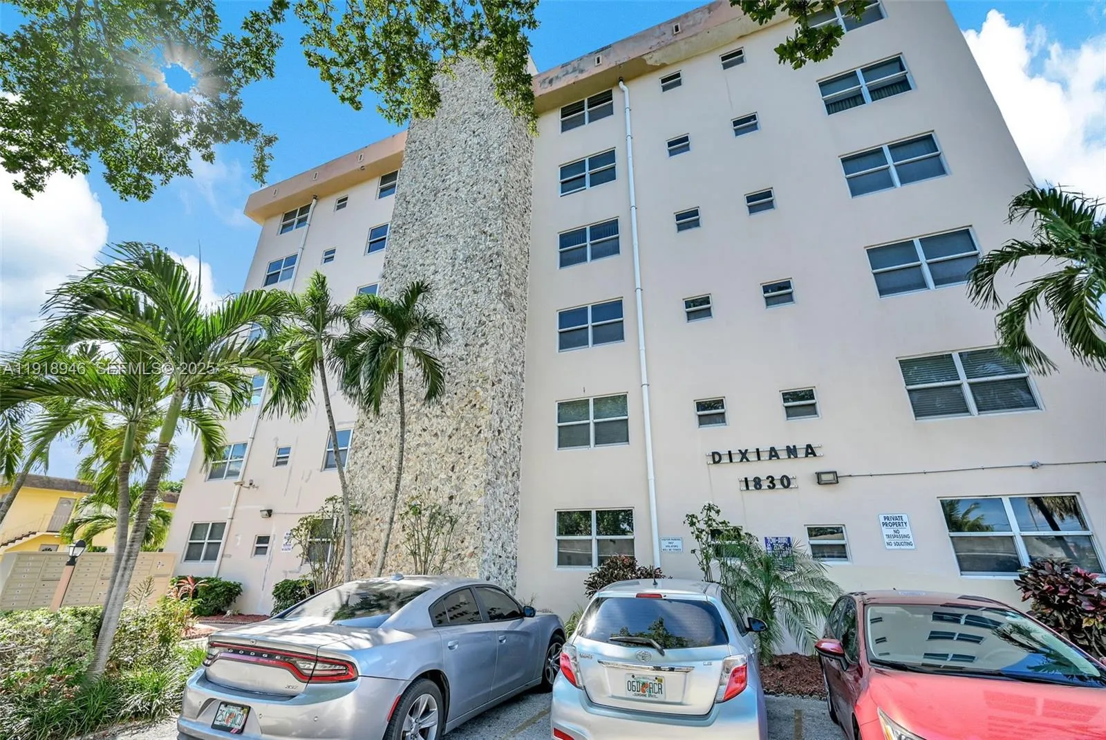 Foto de propiedad en 1830 Dixieanna Street 506, Hollywood, FL 33020 Hollywood con MLS# 