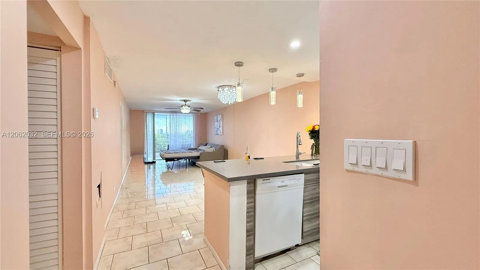 Foto de propiedad en 1830 Dixieanna Street 603, Hollywood, FL 33020 Hollywood con MLS# 