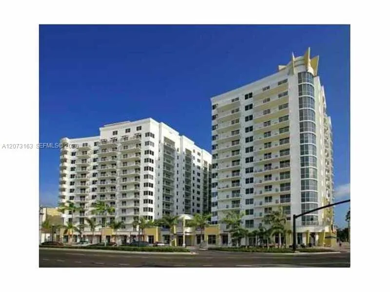 Foto de propiedad en 1830 Radius Drive 409, Hollywood, FL 33020 Hollywood con MLS#