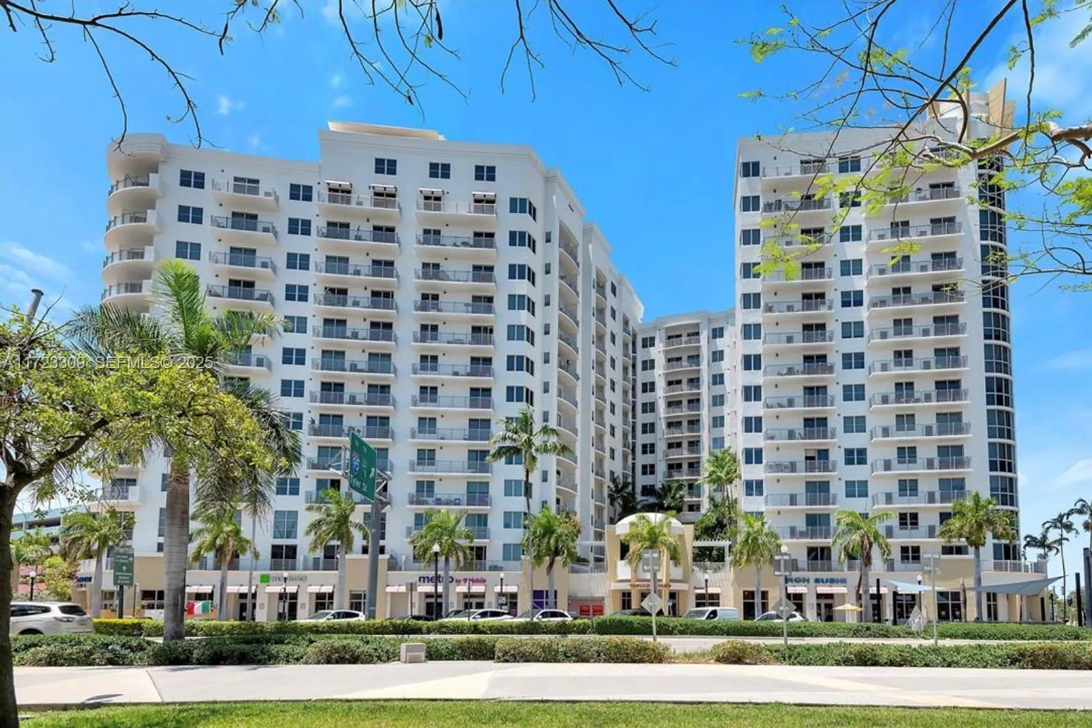 Foto de propiedad en 1830 Radius Drive 516, Hollywood, FL 33020 Hollywood con MLS# 