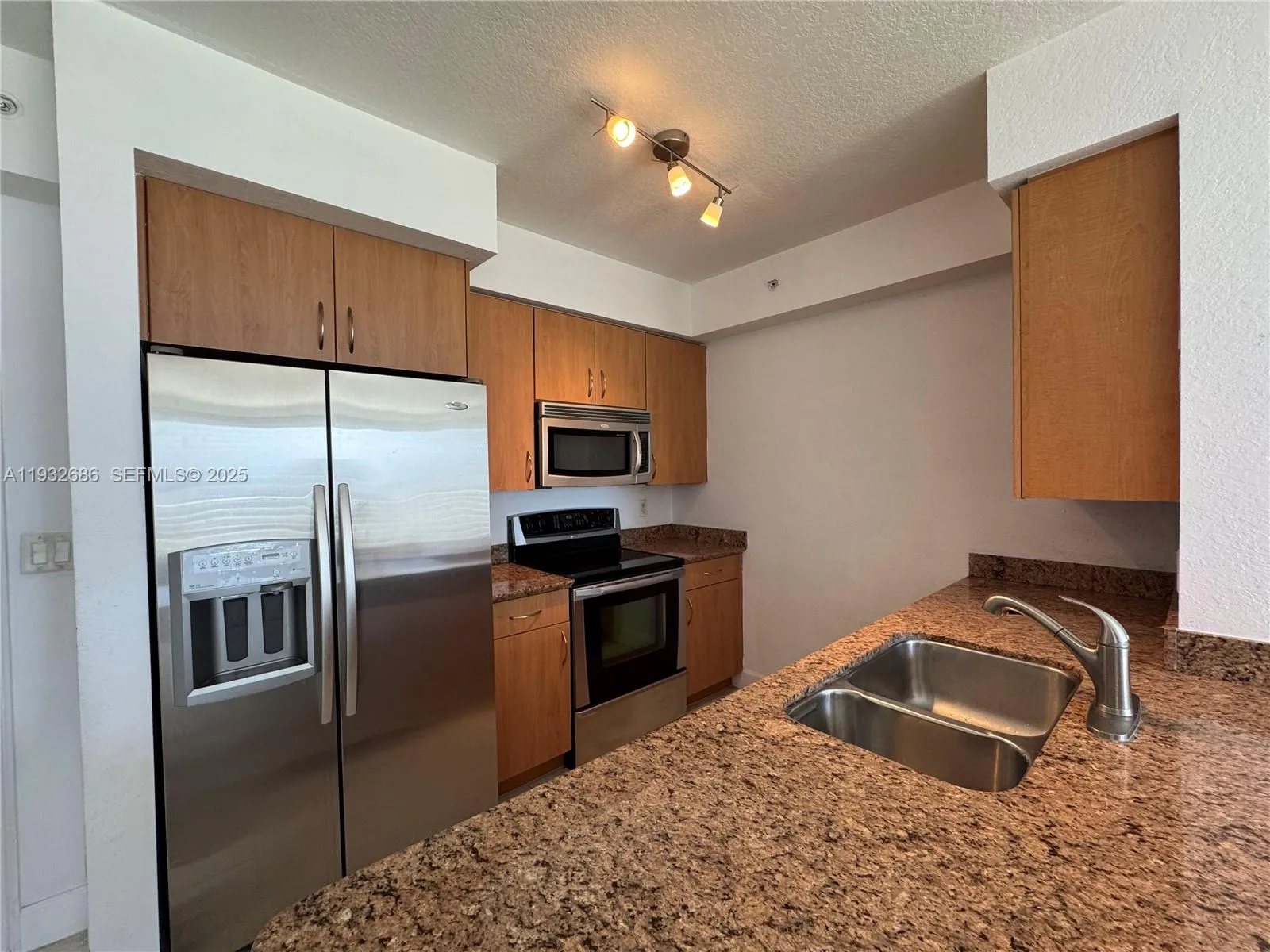 Foto de propiedad en 1830 Radius Drive 915, Hollywood, FL 33020 Hollywood con MLS# 