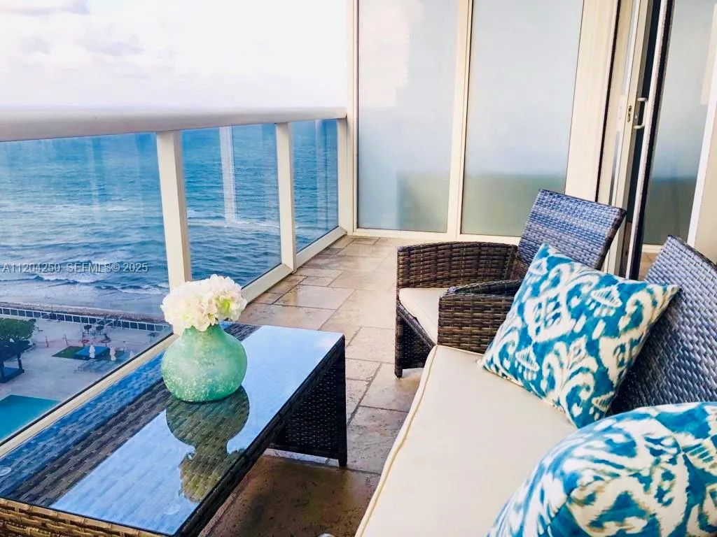 Foto de propiedad en 1830 S Ocean Drive 1709, Hallandale Beach, FL 33009 Hallandale Beach con MLS#