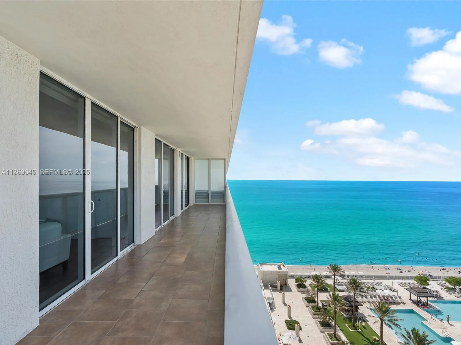Foto de propiedad en 1830 S Ocean Drive 1806 short term, Hallandale Beach, FL 33009 Hallandale Beach con MLS# 