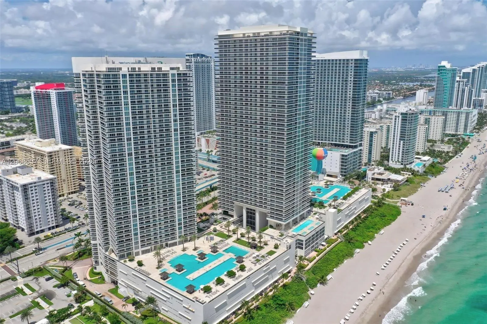 Foto de propiedad en 1830 S Ocean Drive 1912, Hallandale Beach, FL 33009 Hallandale Beach con MLS# 