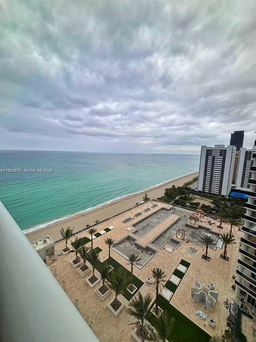 Foto de propiedad en 1830 S Ocean Drive 2004, Hallandale Beach, FL 33009 Hallandale Beach con MLS# 