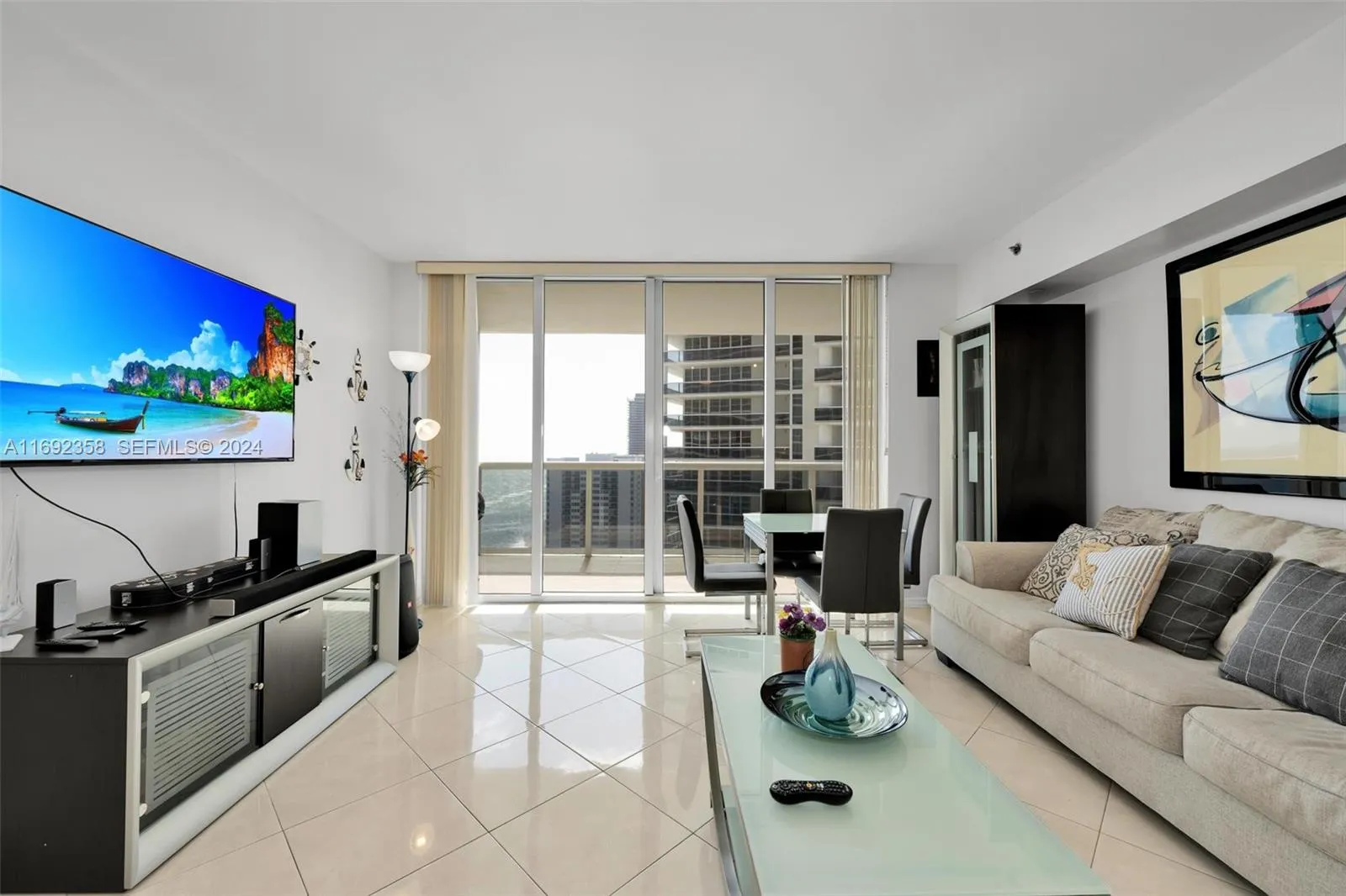 Foto de propiedad en 1830 S Ocean Drive 2505, Hallandale Beach, FL 33009 Hallandale Beach con MLS# 