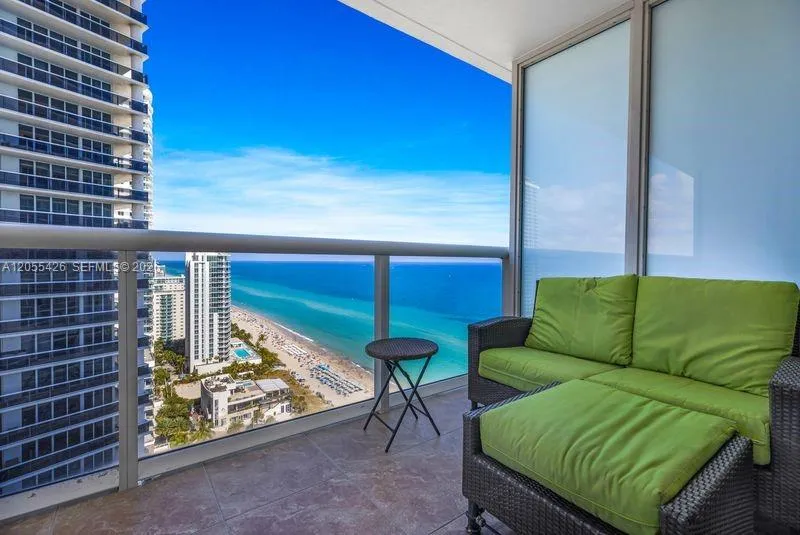 Foto de propiedad en 1830 S Ocean Drive 2609, Hallandale Beach, FL 33009 Hallandale Beach con MLS# 