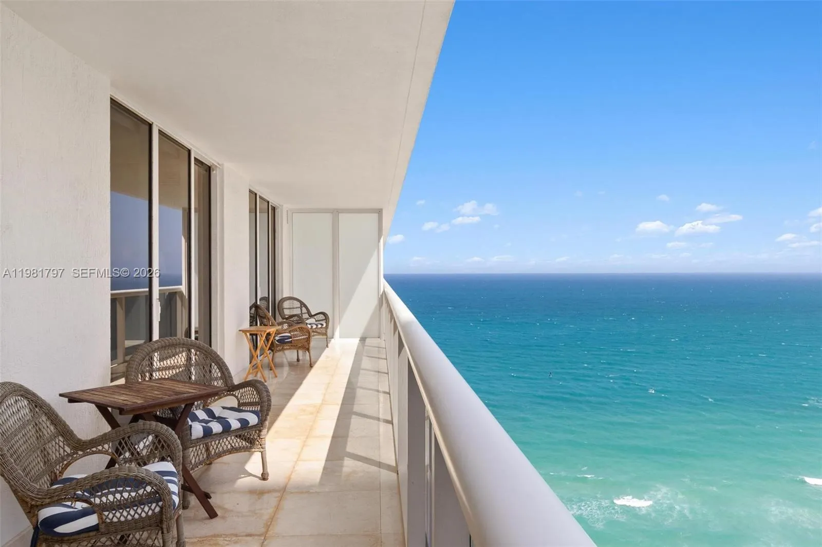 Foto de propiedad en 1830 S Ocean Drive 2904, Hallandale Beach, FL 33009 Hallandale Beach con MLS# 