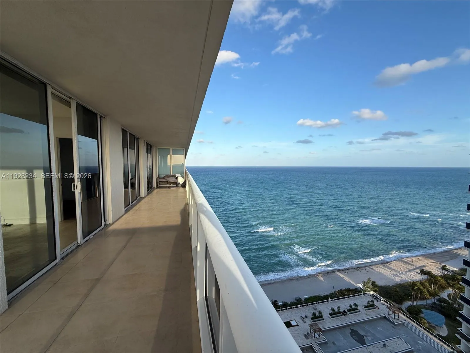 Foto de propiedad en 1830 S Ocean Drive 3006, Hallandale Beach, FL 33009 Hallandale Beach con MLS# 