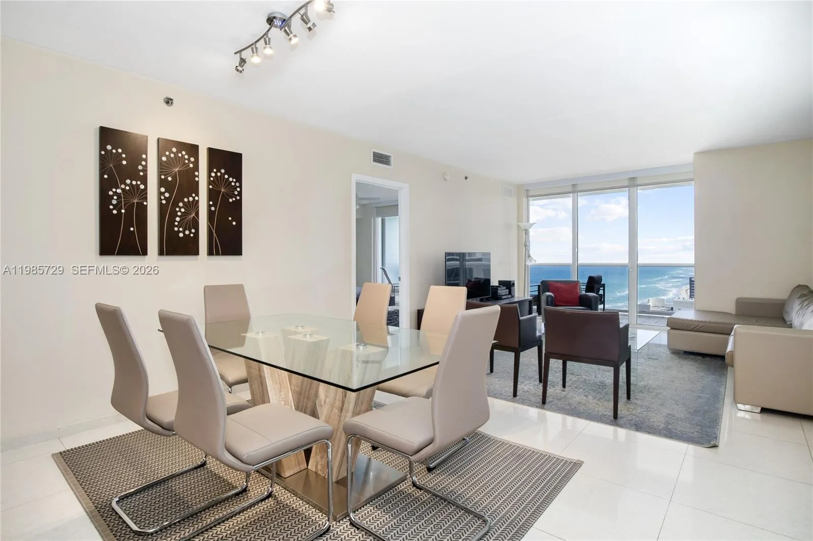 Foto de propiedad en 1830 S Ocean Drive 3204, Hallandale Beach, FL 33009 Hallandale Beach con MLS# 