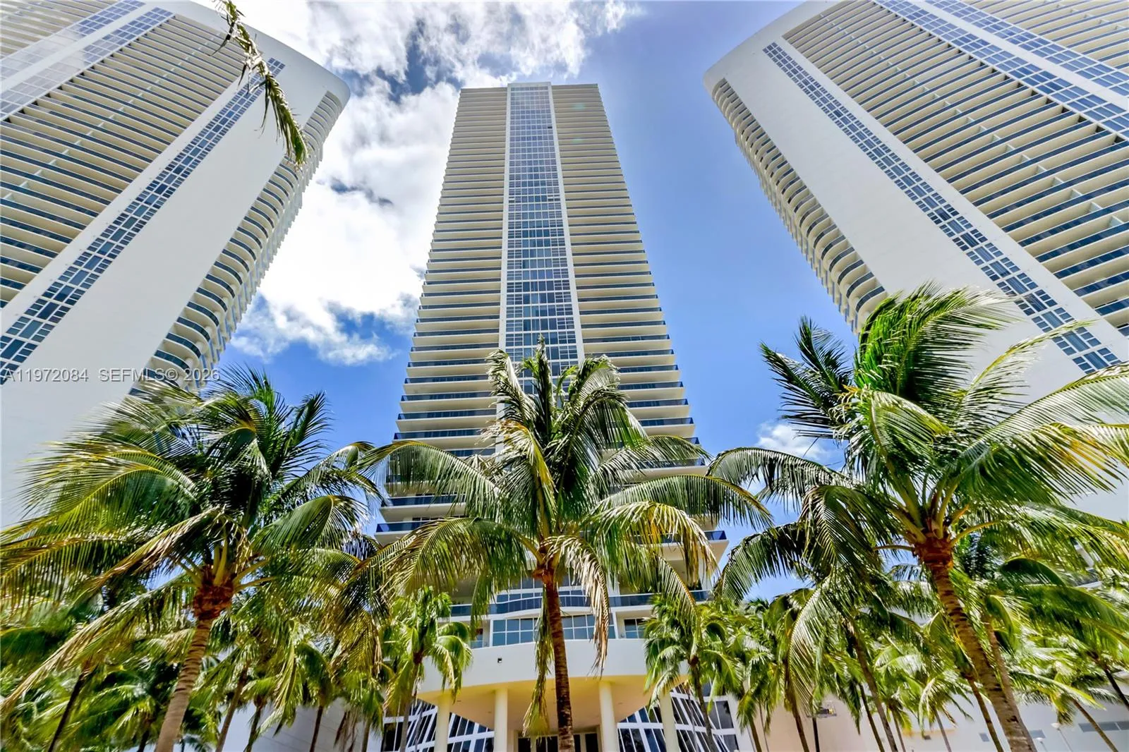 Foto de propiedad en 1830 S Ocean Drive 3804, Hallandale Beach, FL 33009 Hallandale Beach con MLS# 