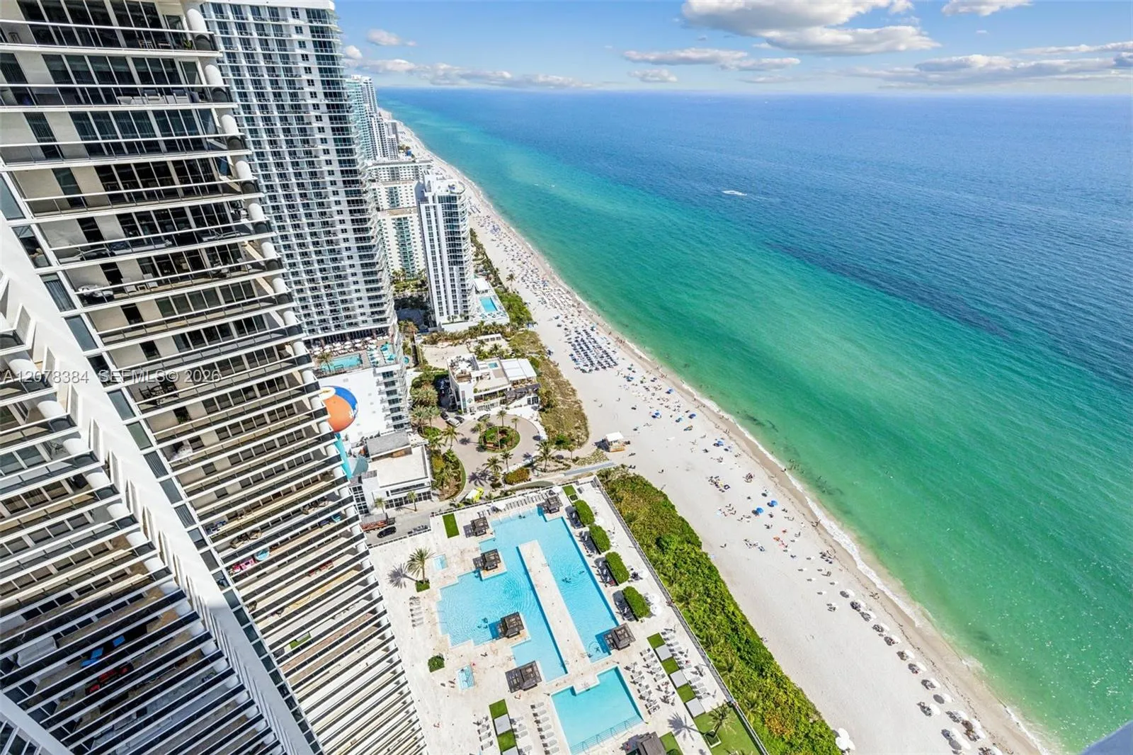 Foto de propiedad en 1830 S Ocean Drive 4210, Hallandale Beach, FL 33009 Hallandale Beach con MLS# 