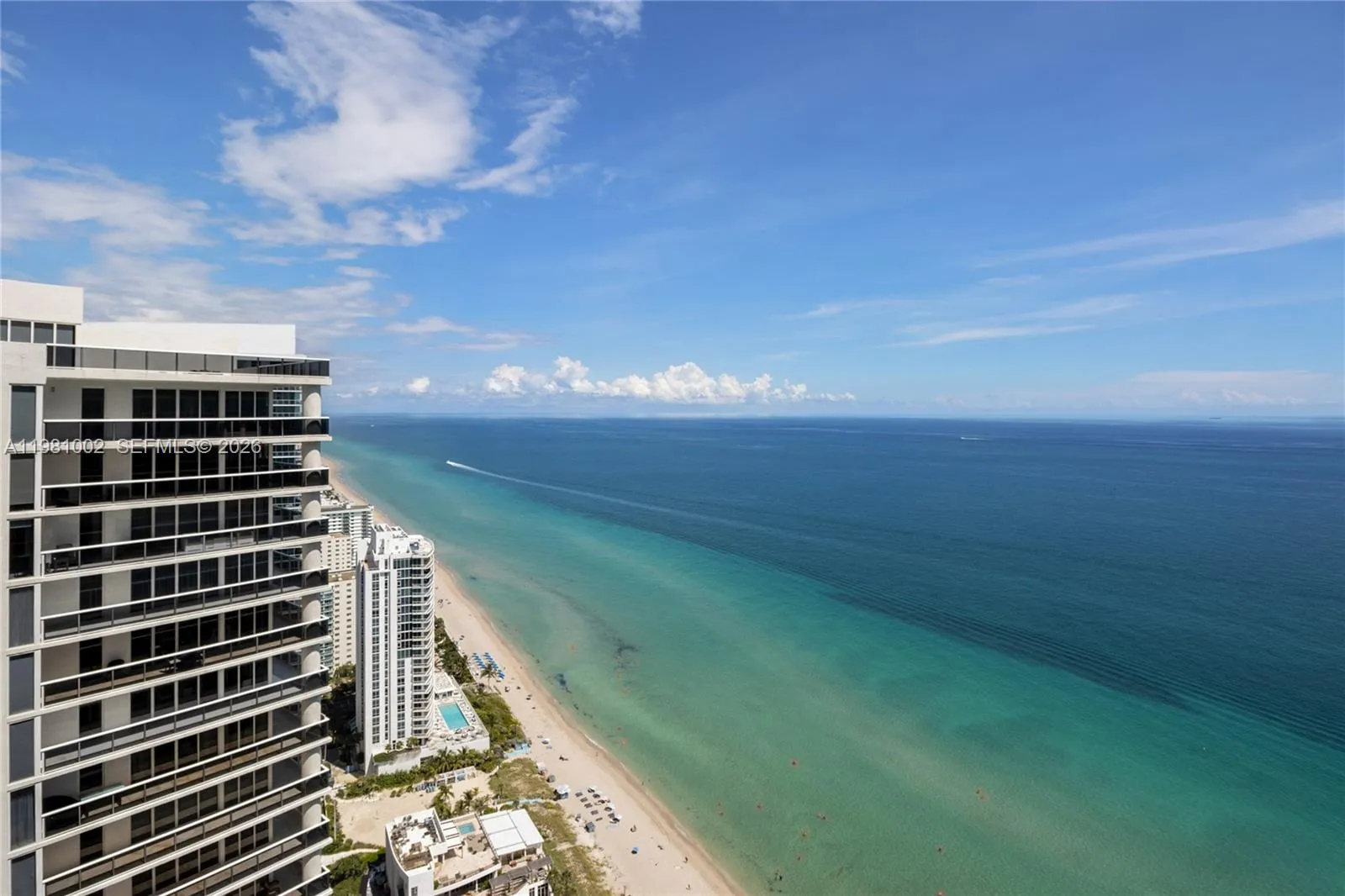 Foto de propiedad en 1830 S Ocean Drive 4409, Hallandale Beach, FL 33009 Hallandale Beach con MLS# 