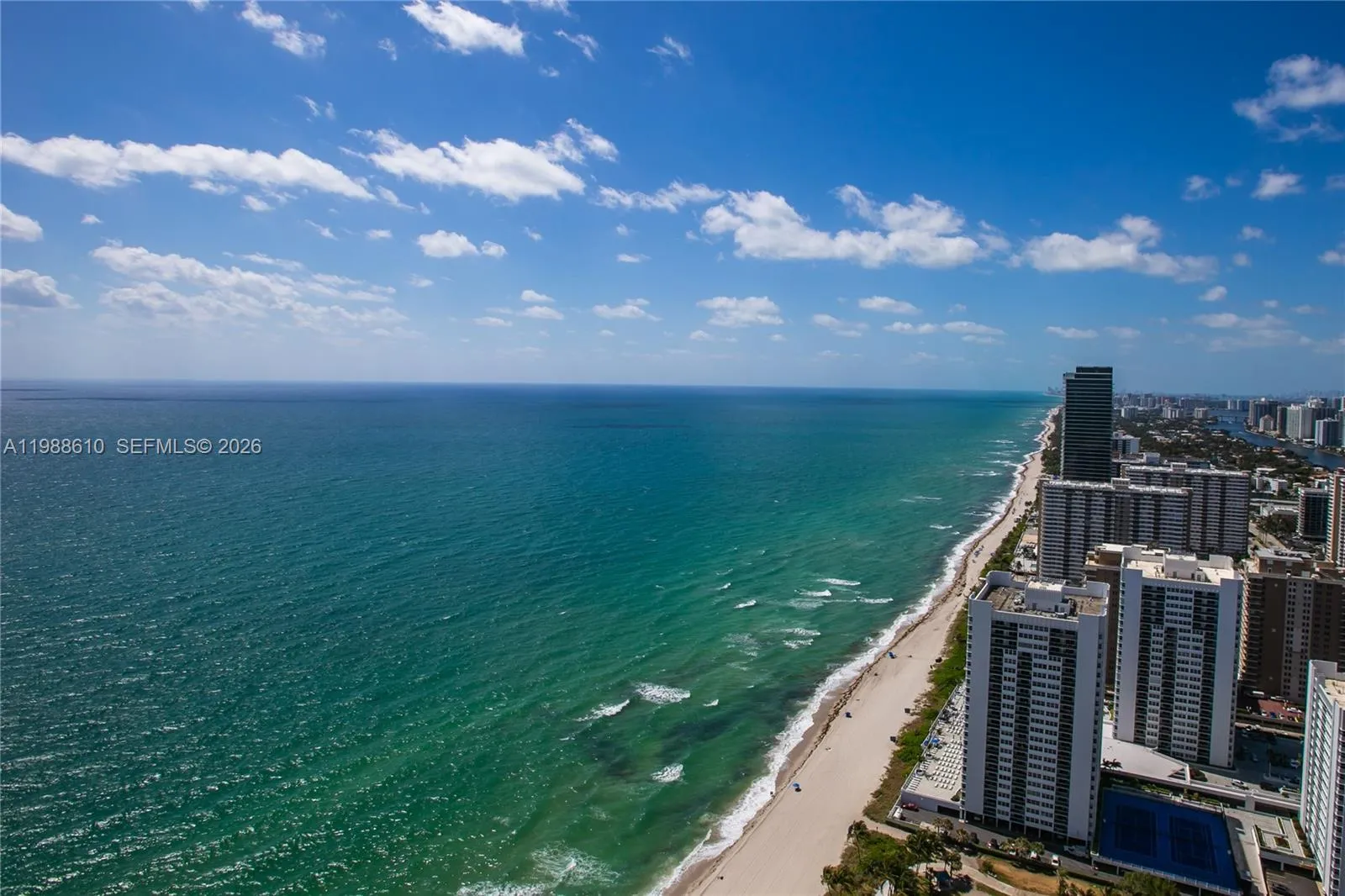 Foto de propiedad en 1830 S Ocean Drive 4504, Hallandale Beach, FL 33009 Hallandale Beach con MLS# 