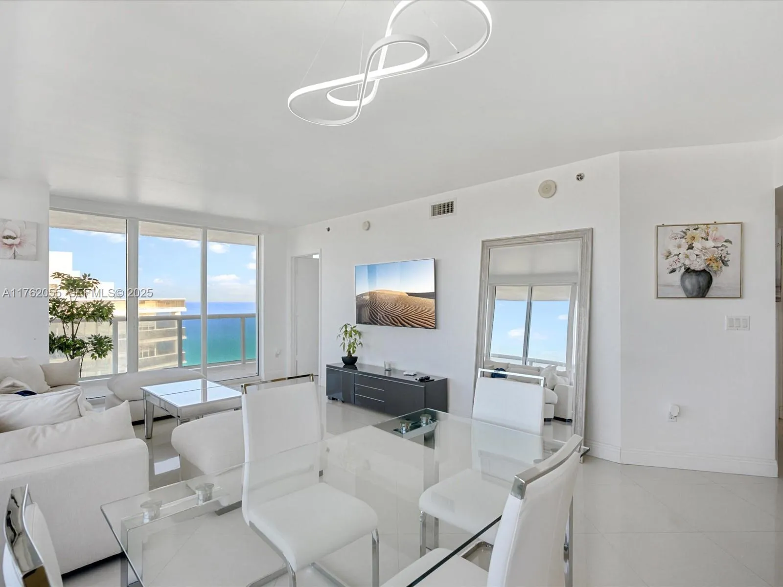 Foto de propiedad en 1830 S Ocean Drive 4508, Hallandale Beach, FL 33009 Hallandale Beach con MLS# 