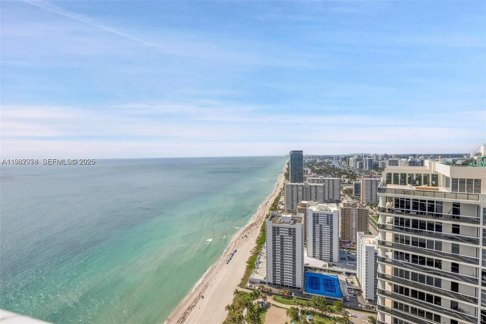 Foto de propiedad en 1830 S Ocean Drive 4704, Hallandale Beach, FL 33009 Hallandale Beach con MLS# 
