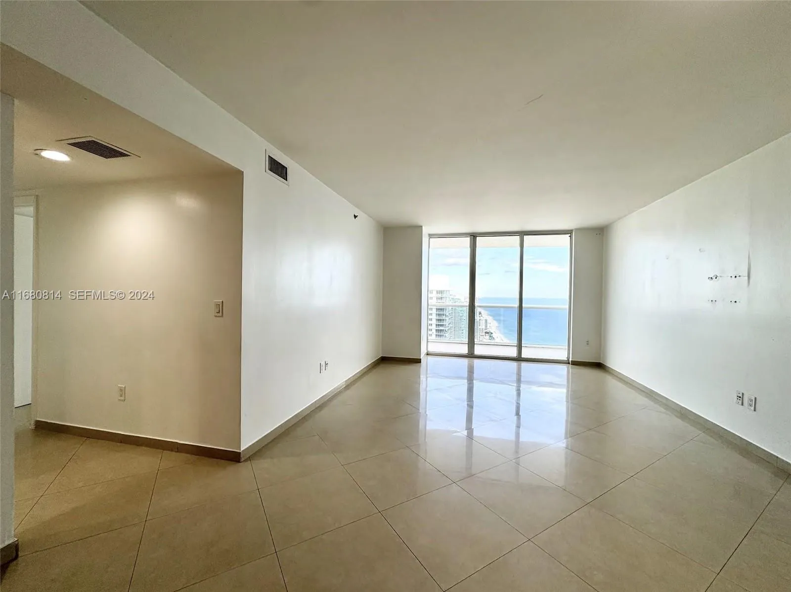 Foto de propiedad en 1830 S Ocean Drive 4711, Hallandale Beach, FL 33009 Hallandale Beach con MLS# 