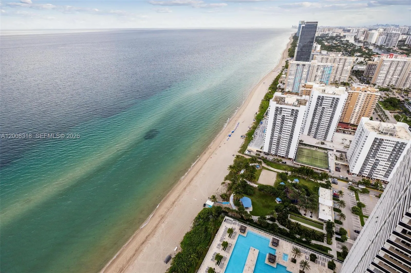 Foto de propiedad en 1830 S Ocean Drive 4803, Hallandale Beach, FL 33009 Hallandale Beach con MLS# 
