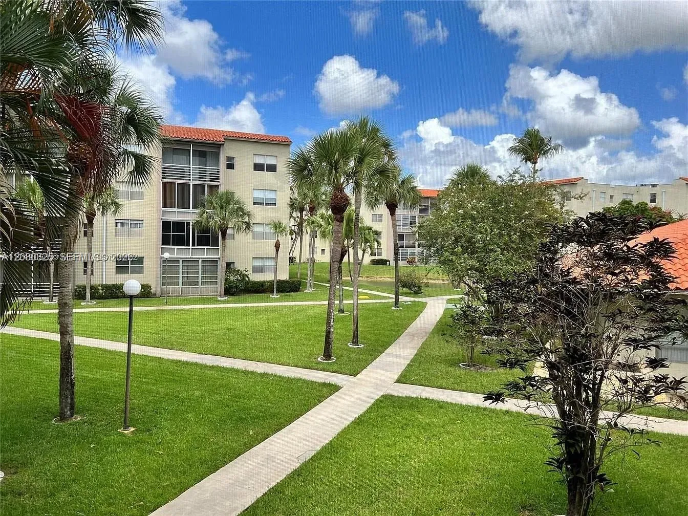 Foto de propiedad en 1830 SW 81st Avenue 4200, North Lauderdale, FL 33068 North Lauderdale con MLS# 