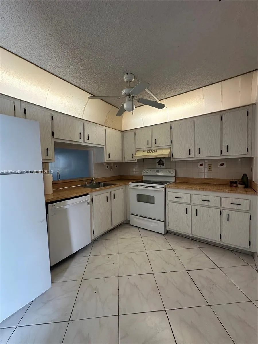 Foto de propiedad en 1830 SW 81st Avenue 4310, North Lauderdale, FL 33068 North Lauderdale con MLS# 