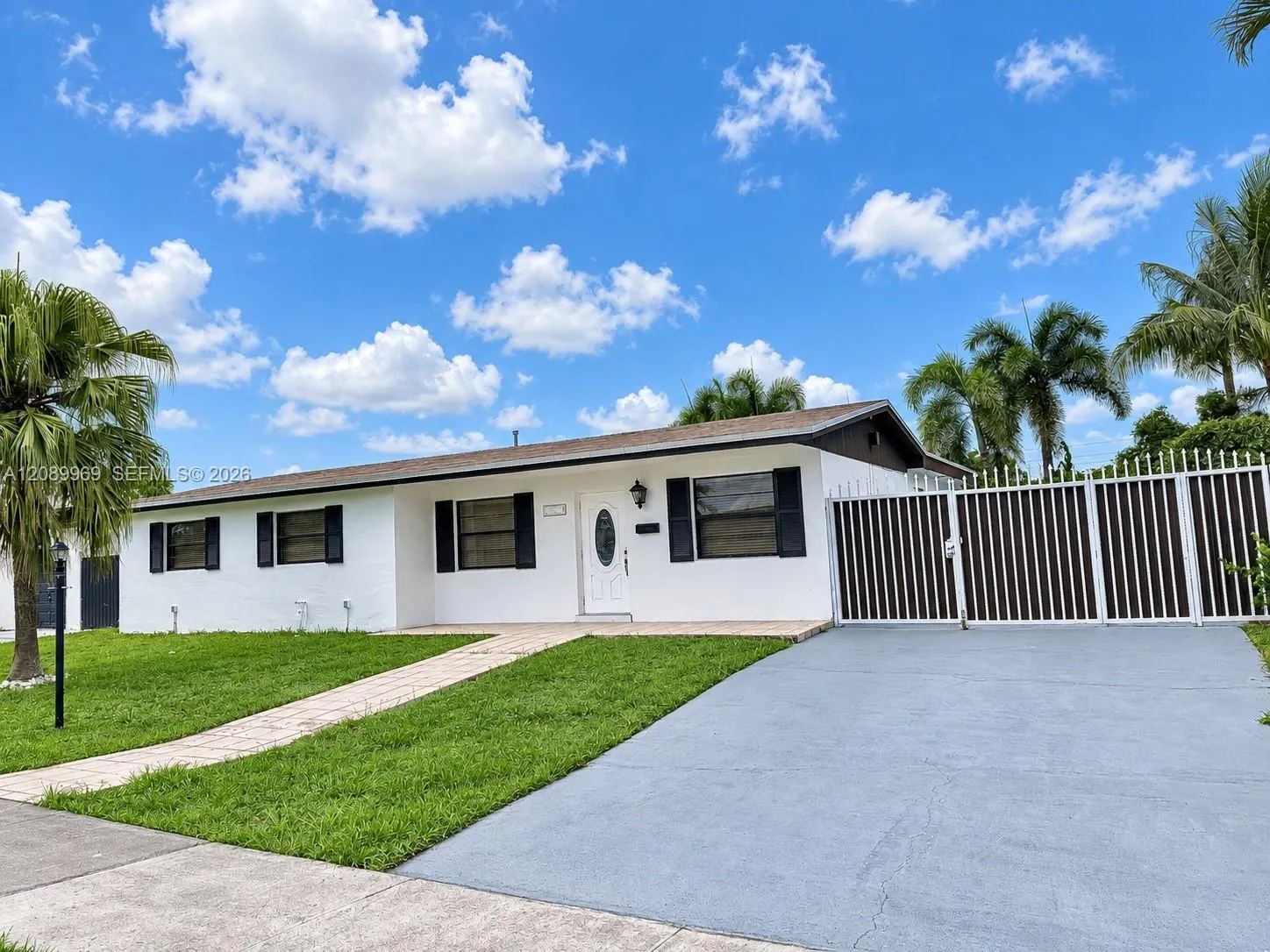 En Renta 18310 NW 85th Avenue, Hialeah, FL 33015, Hialeah, FL 33015