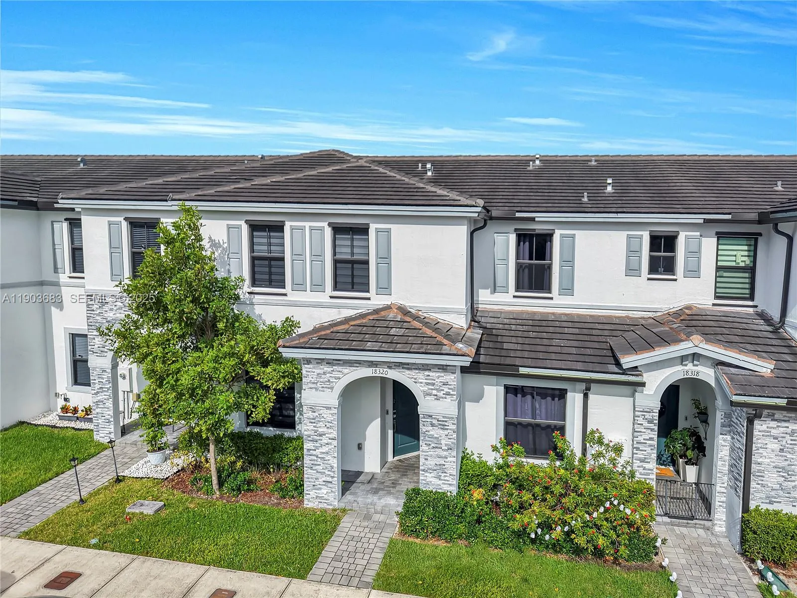 Vendido 18320 SW 148th Road, Miami, FL 33187, Miami, FL 33187