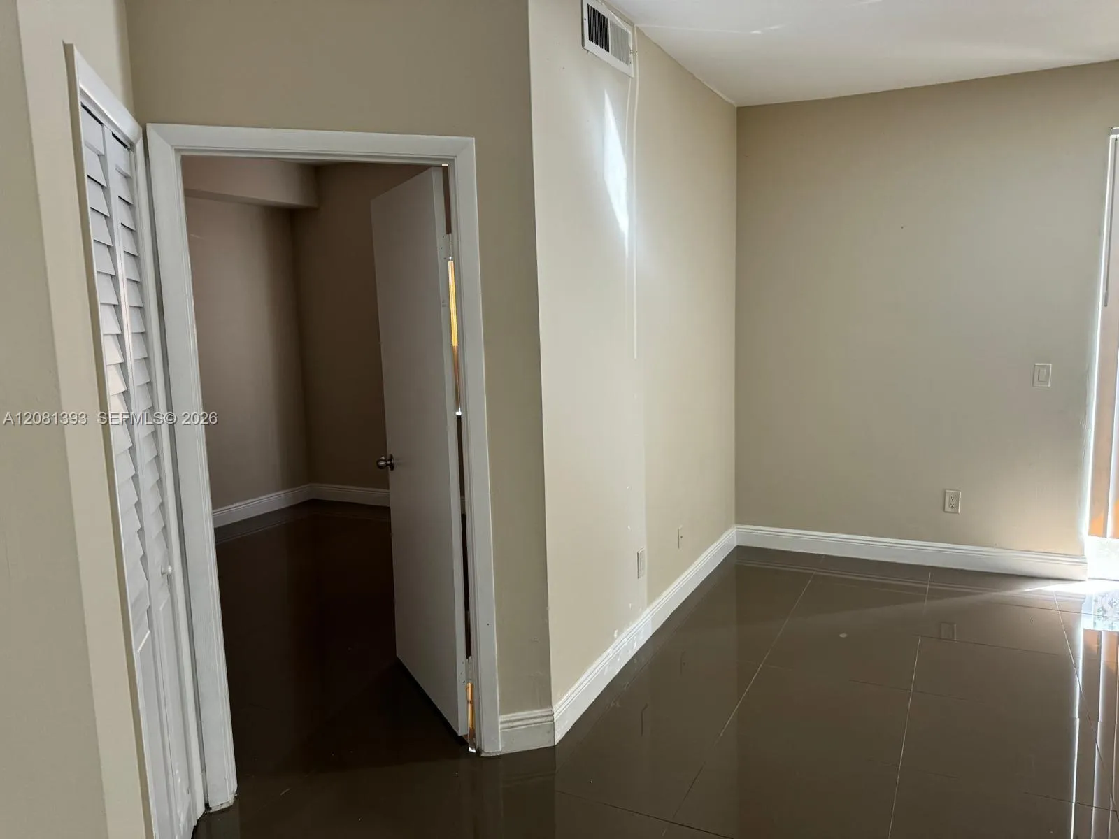 En Renta 18324 NW 68th Avenue B, Hialeah, FL 33015, Hialeah, FL 33015