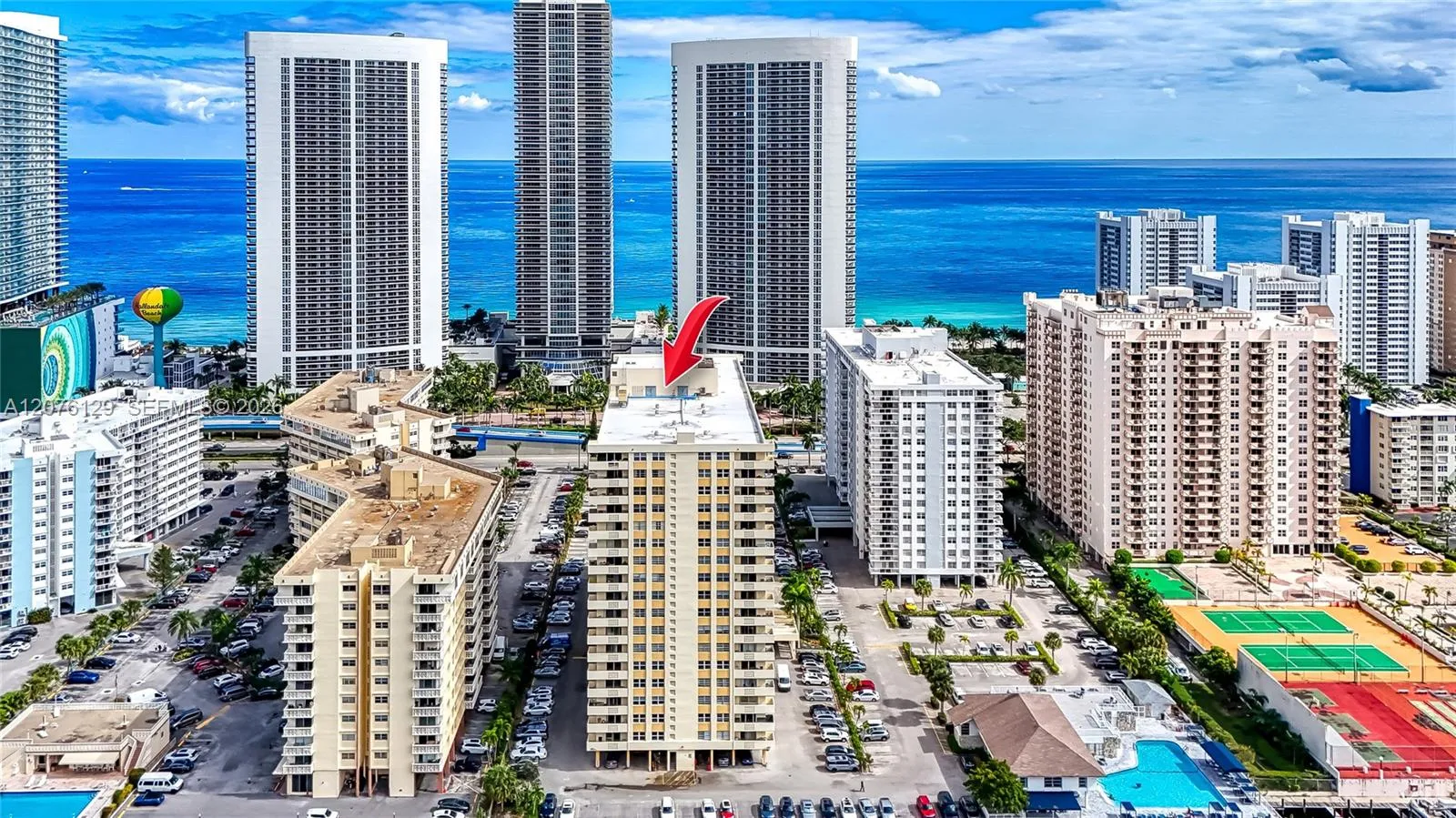 Foto de propiedad en 1833 S Ocean Drive 210, Hallandale Beach, FL 33009 Hallandale Beach con MLS# 