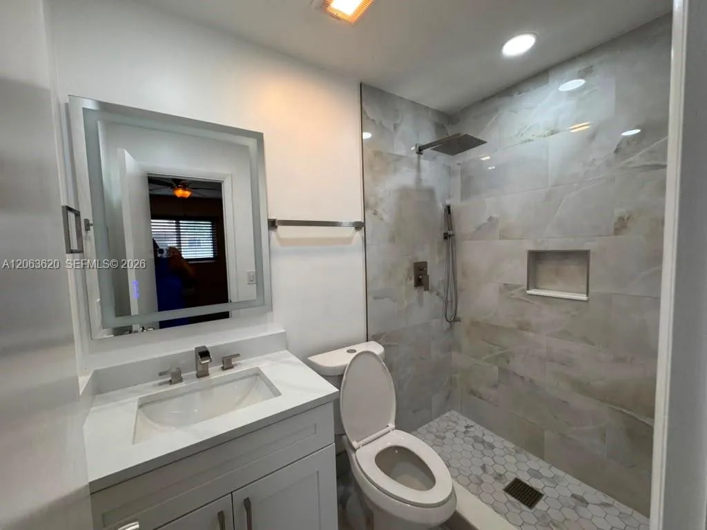 Foto de propiedad en 18331 NW 2nd Court, Miami Gardens, FL 33169 Miami Gardens con MLS# 