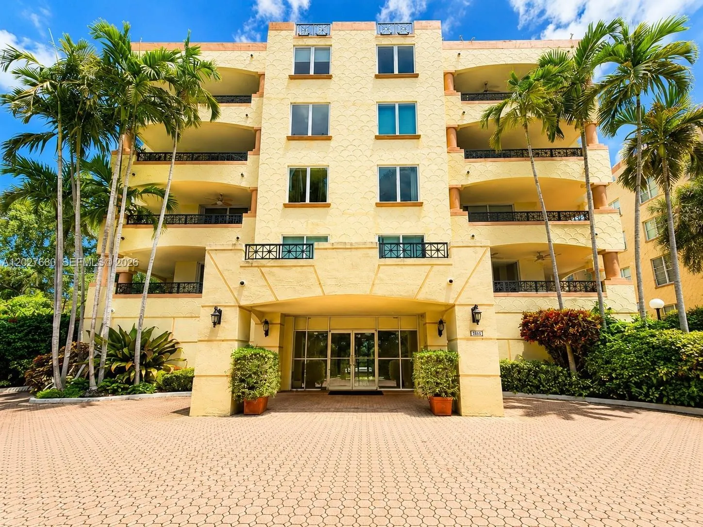 Foto de propiedad en 1834 Brickell Avenue 43, Miami, FL 33129 Miami con MLS# 