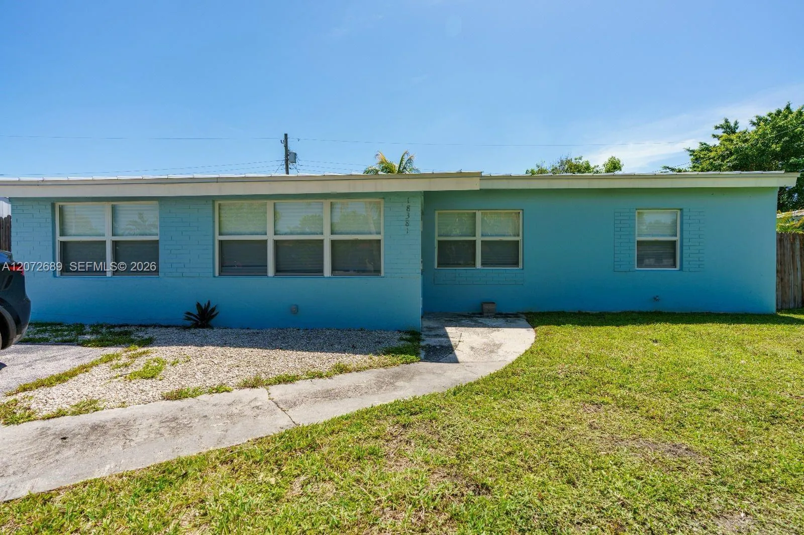 Foto de propiedad en 18381 NE 21st Place, North Miami Beach, FL 33179 North Miami Beach con MLS# 