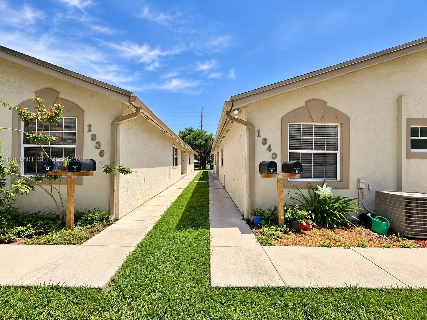 Foto de propiedad en 1840 Jefferson Street A, Hollywood, FL 33020 Hollywood con MLS# 