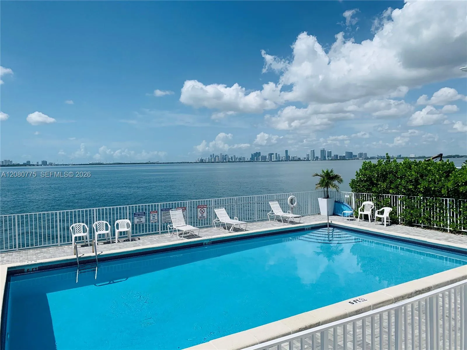 Foto de propiedad en 1840 S Treasure Drive 3, North Bay Village, FL 33141 North Bay Village con MLS# 