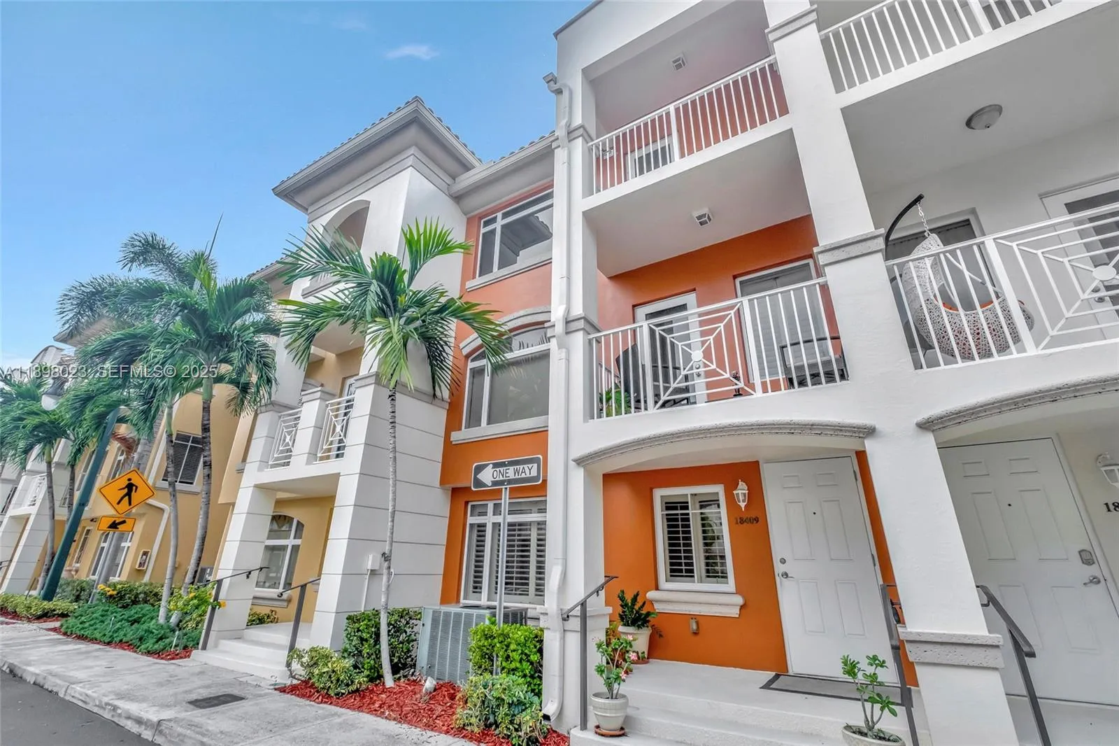 Foto de propiedad en 18409 NE 27th Court 156, Aventura, FL 33160 Aventura con MLS# 