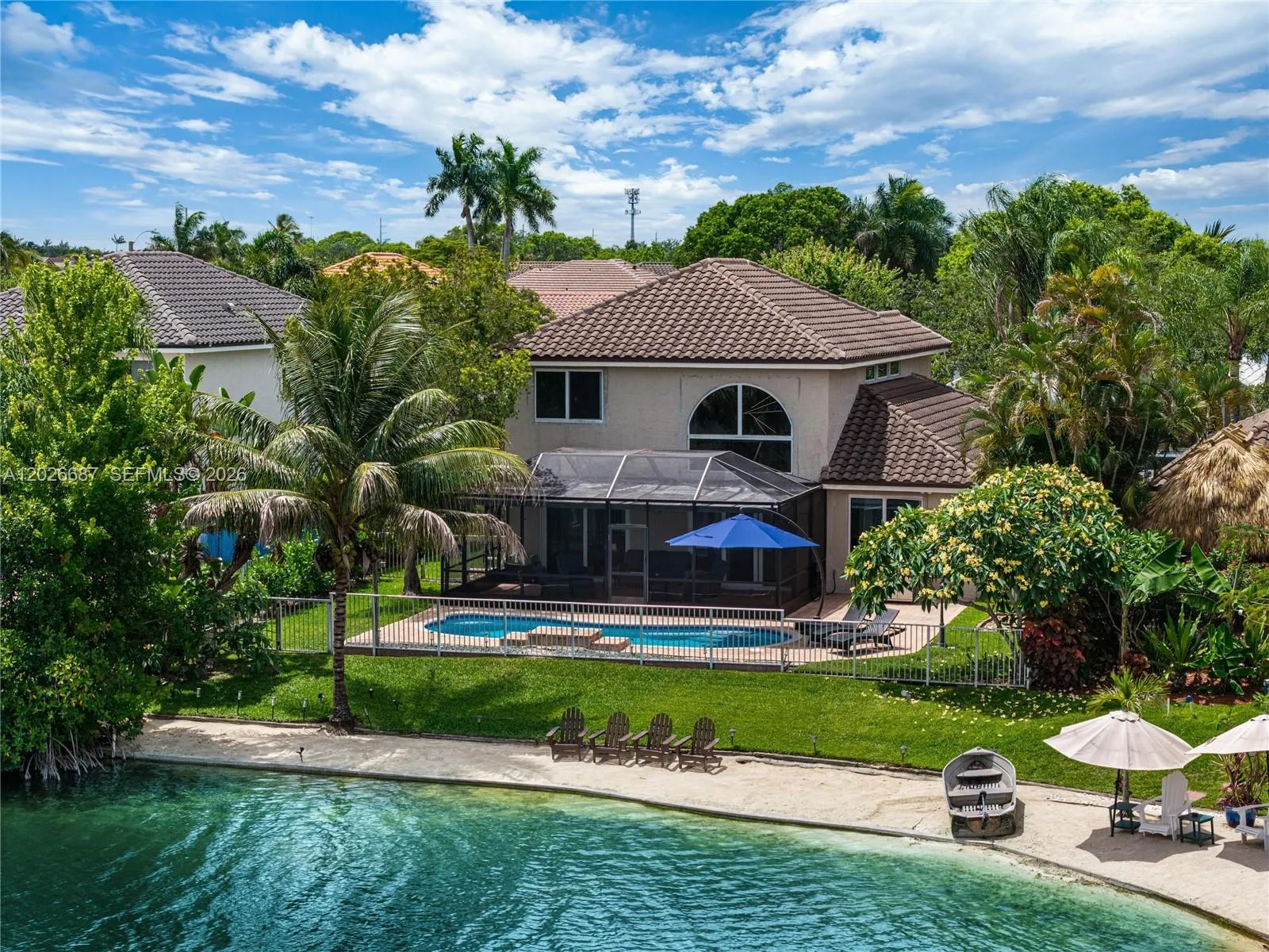 Foto de propiedad en 18451 NW 13th Street, Pembroke Pines, FL 33029 Pembroke Pines con MLS# 