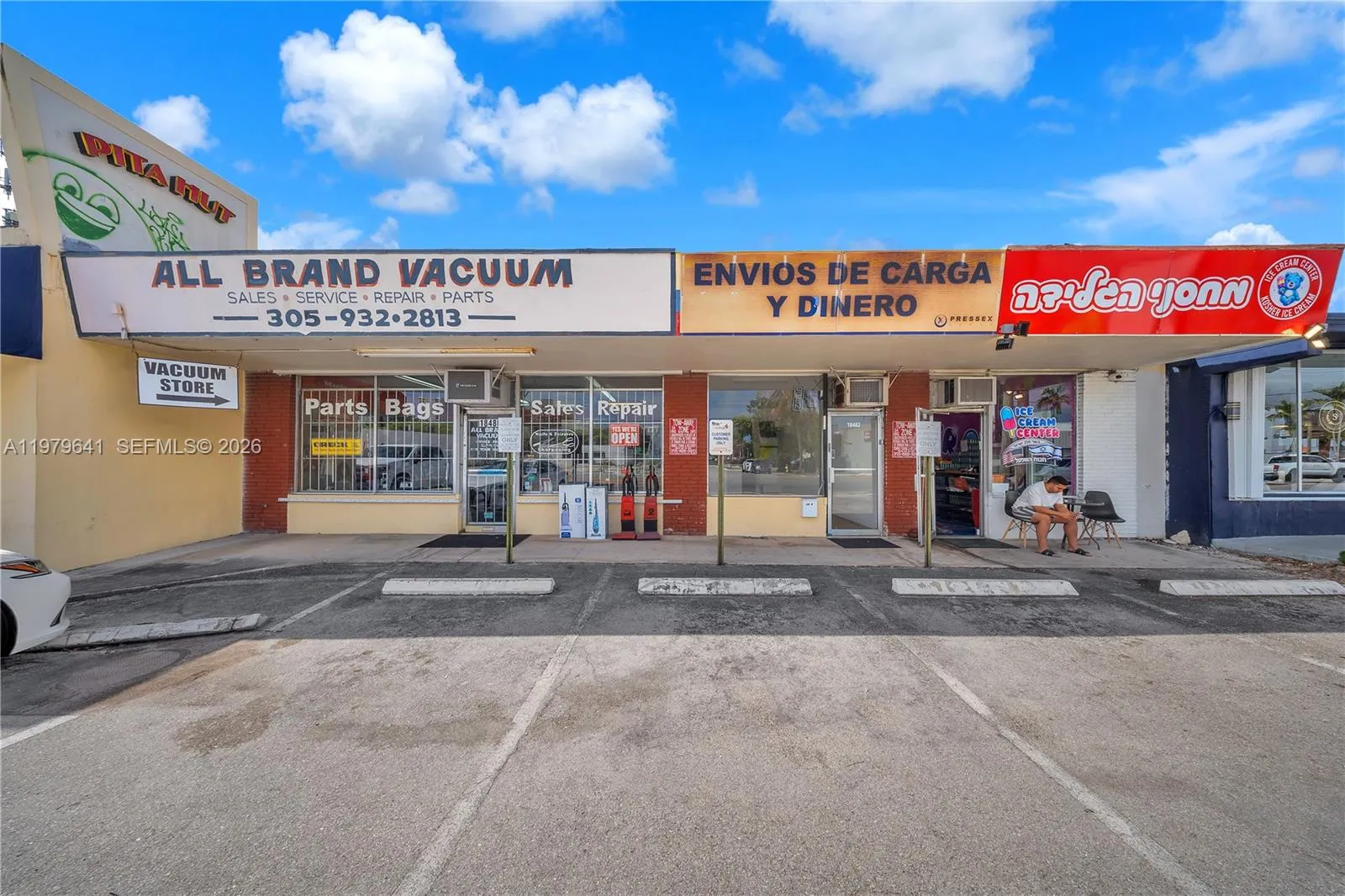 Foto de propiedad en 18480 W Dixie Highway, North Miami Beach, FL 33160 North Miami Beach con MLS# 