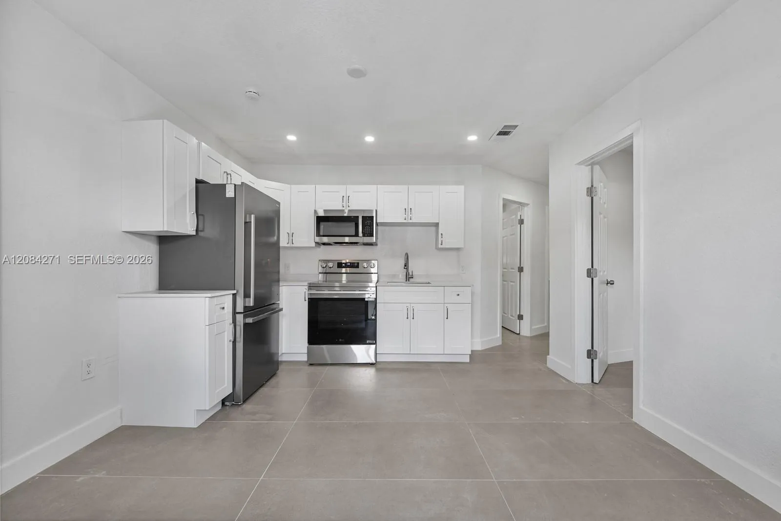 Foto de propiedad en 1849 NW 16th Street B, Miami, FL 33125 Miami con MLS# 