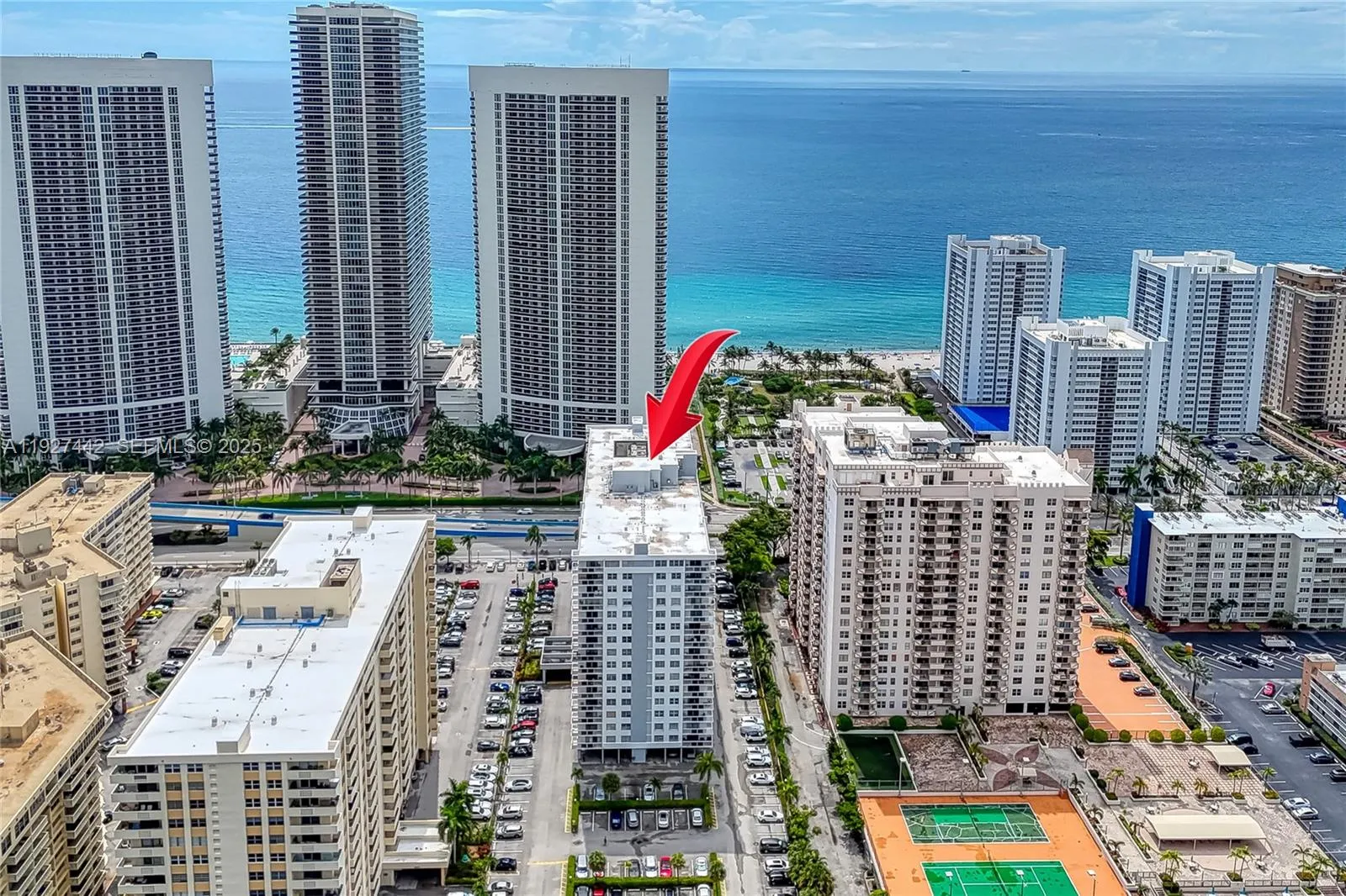 Foto de propiedad en 1849 S Ocean Drive 1405, Hallandale Beach, FL 33009 Hallandale Beach con MLS# 