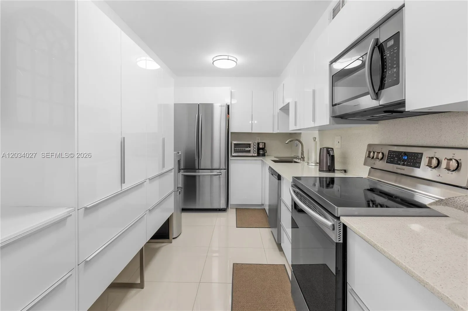 Foto de propiedad en 1849 S Ocean Drive 212, Hallandale Beach, FL 33009 Hallandale Beach con MLS#