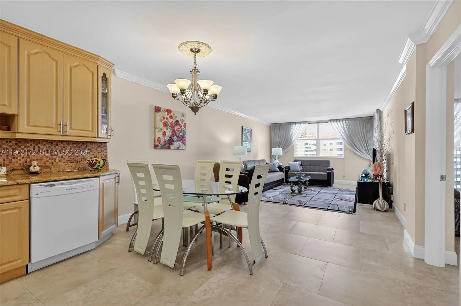 Foto de propiedad en 1849 S Ocean Drive 905, Hallandale Beach, FL 33009 Hallandale Beach con MLS# 
