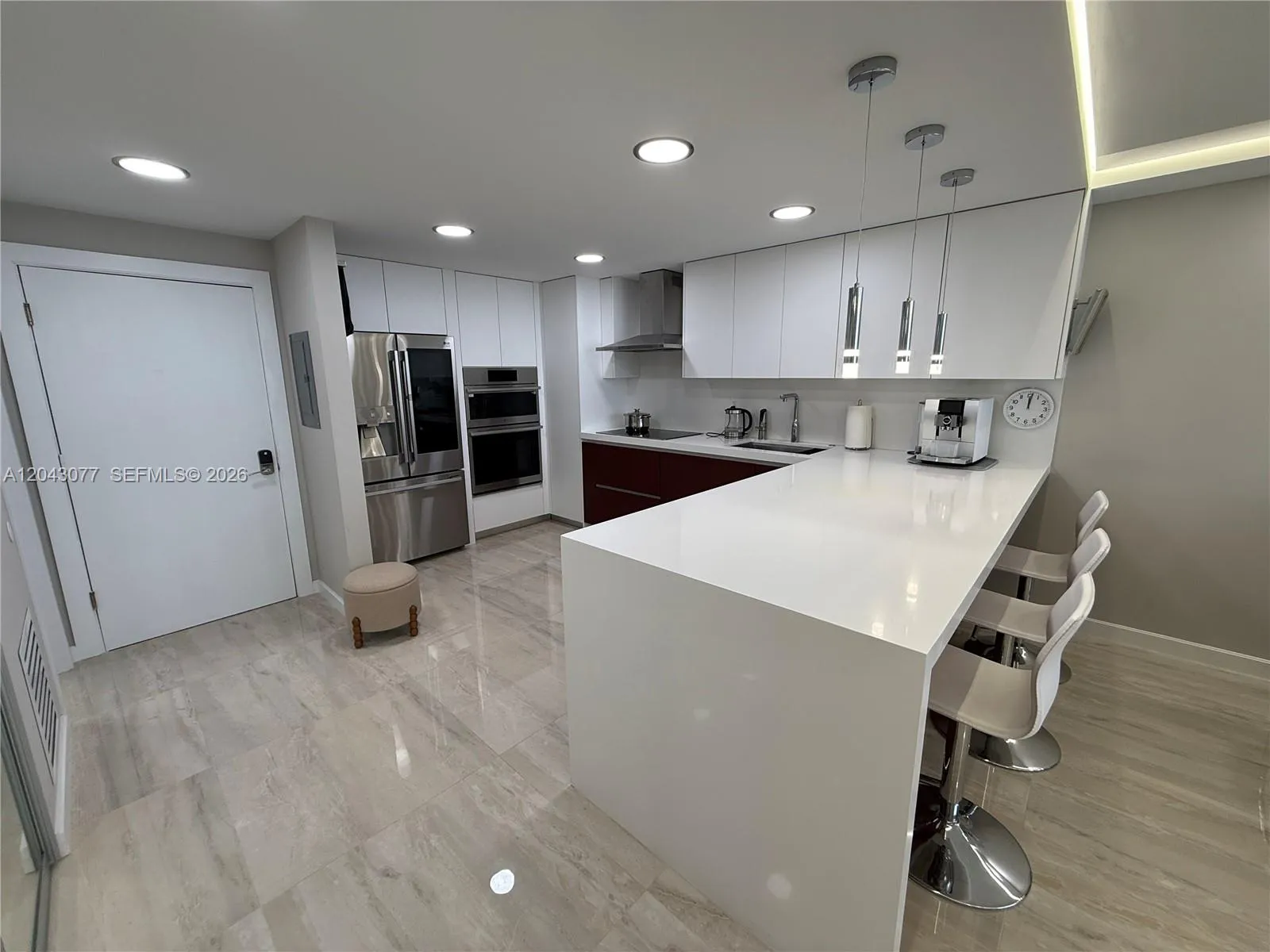 Foto de propiedad en 1849 S Ocean Drive PH5, Hallandale Beach, FL 33009 Hallandale Beach con MLS#
