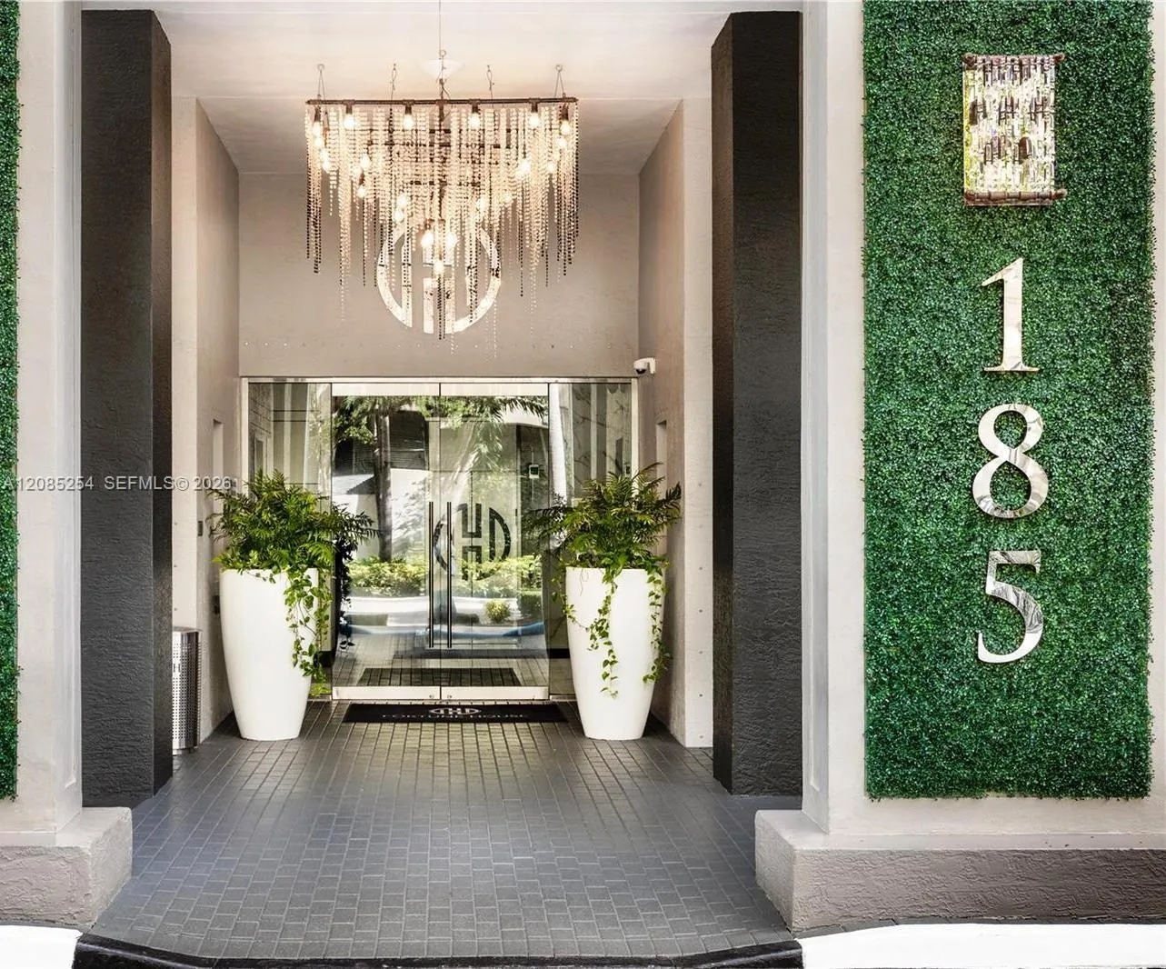 Foto de propiedad en 185 SE 14th Terrace 904, Miami, FL 33131 Miami con MLS# 