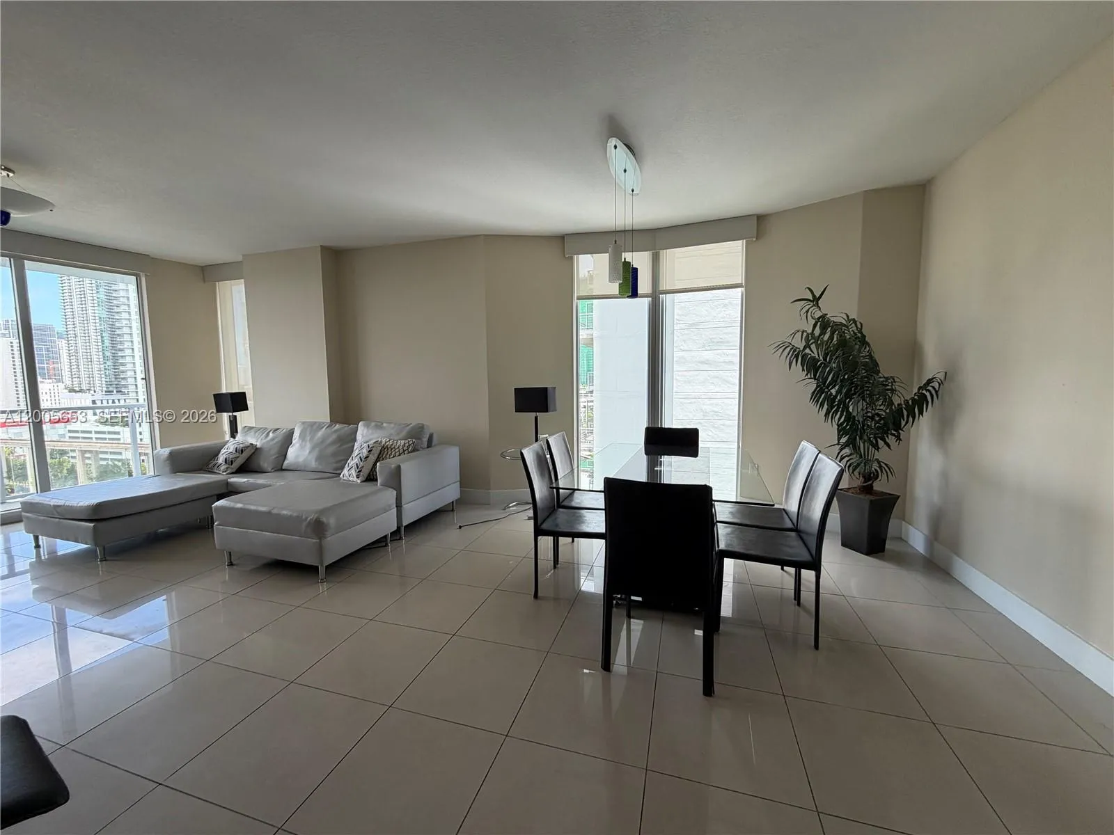 Foto de propiedad en 185 SW 7th Street 1511, Miami, FL 33130 Miami con MLS# 