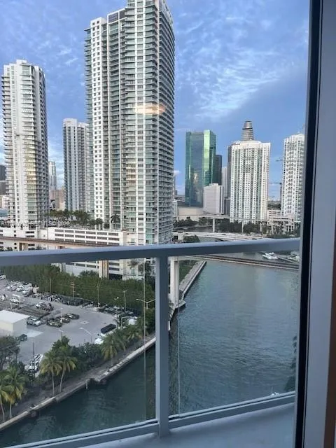 Foto de propiedad en 185 SW 7th Street 1605, Miami, FL 33130 Miami con MLS# 