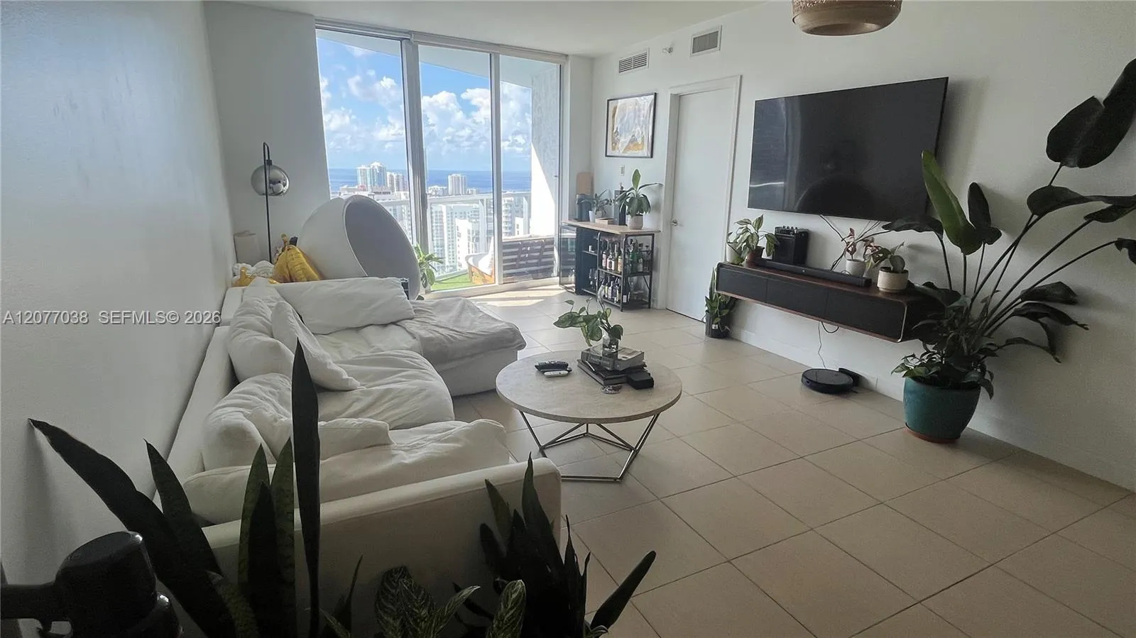 Foto de propiedad en 185 SW 7th Street 3702, Miami, FL 33130 Miami con MLS# 
